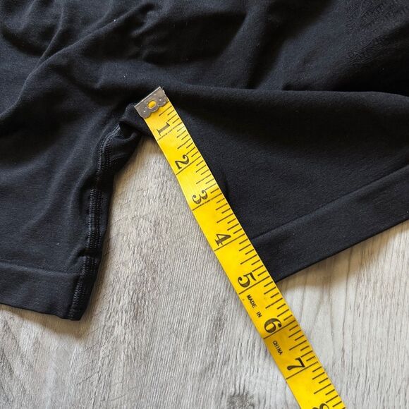 Alphalete Amplify Contour Short 5” Black High Rise Gym Workout - Picture 11 of 12